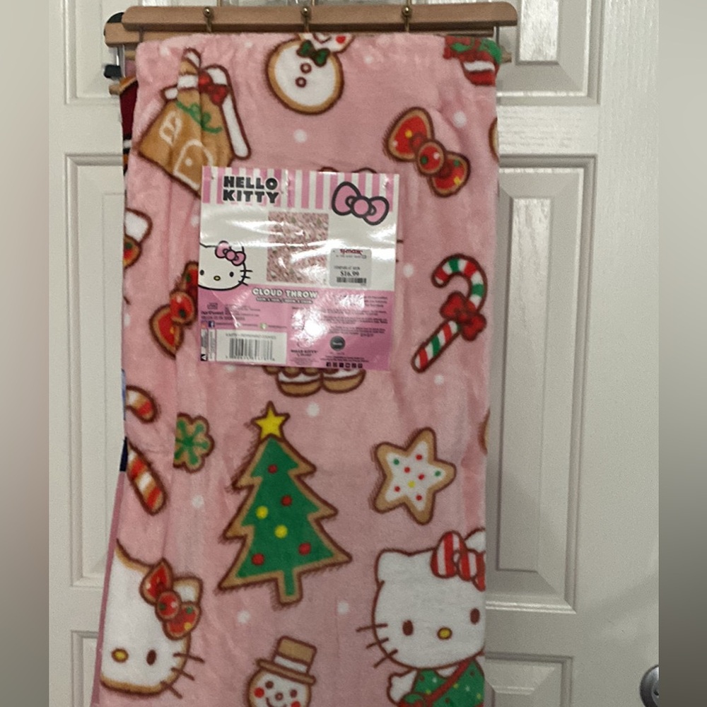 Hello Kitty Festive Pink Blanket